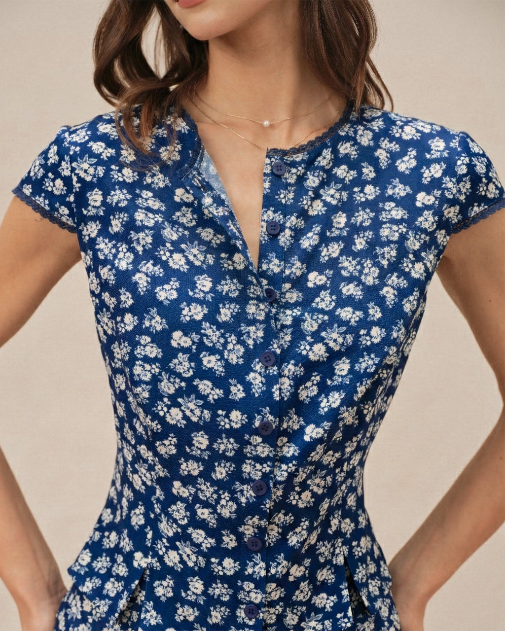 Blusa Azul Floral Manga Corta Abullonada Botones