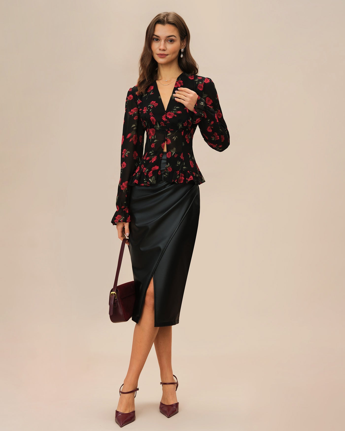 Blusa Negra Floral Cuello V