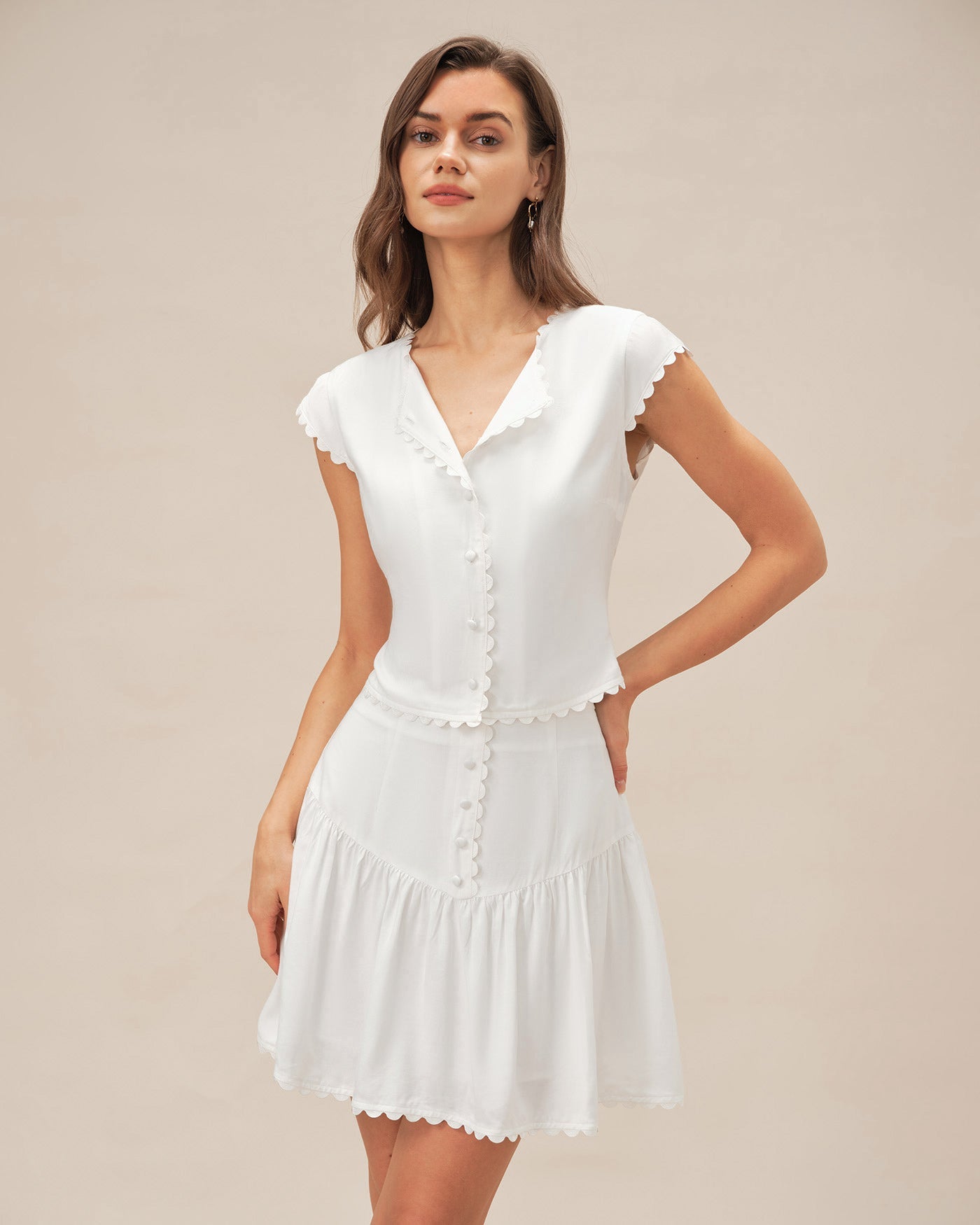 Blusa Blanca Manga Corta Abullonada Botones
