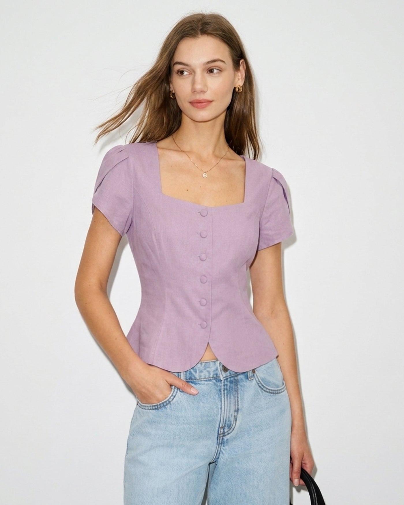 Blusa Morada Cuello Cuadrado Manga Pétalo