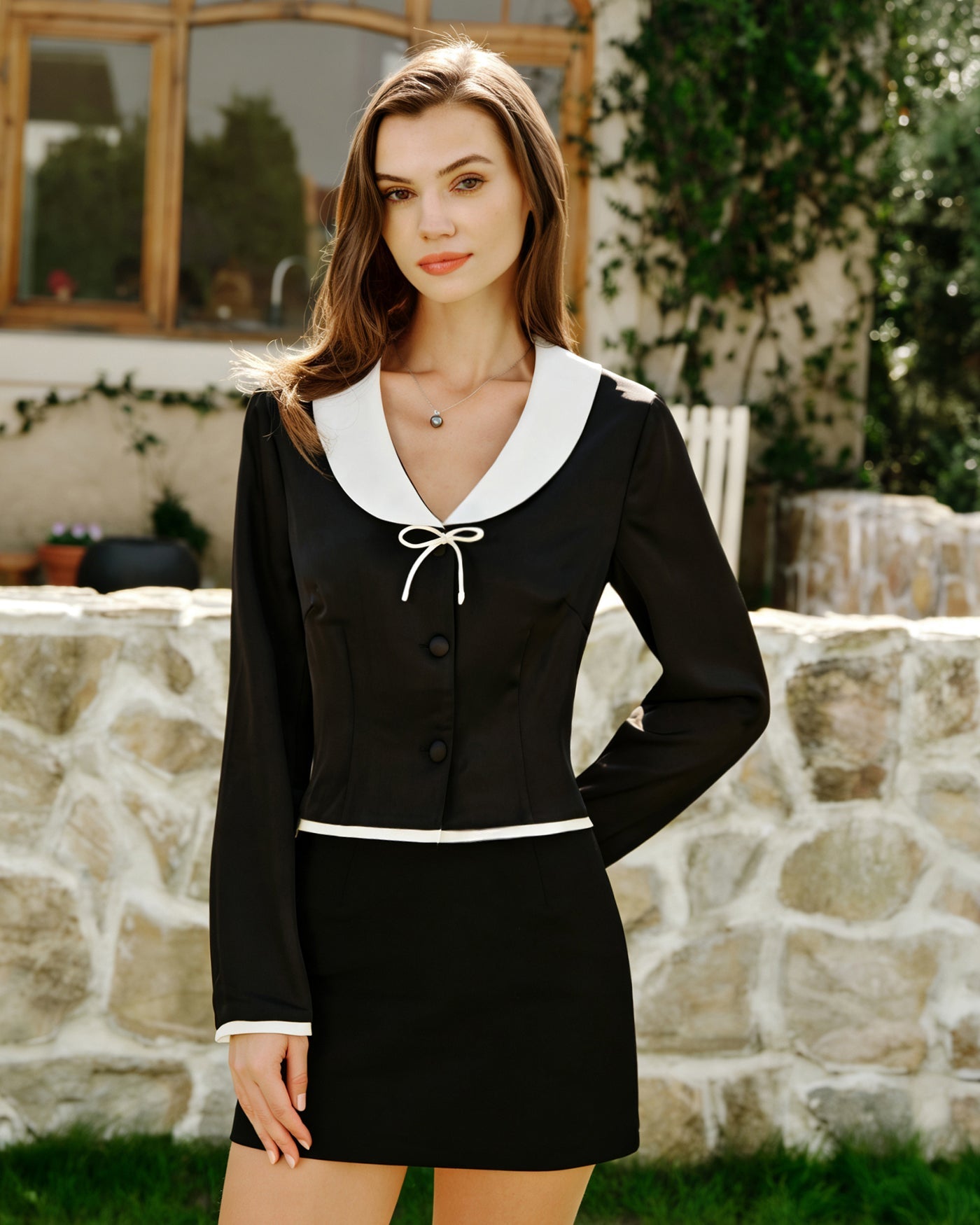 Blusa Negra Cuello Satén