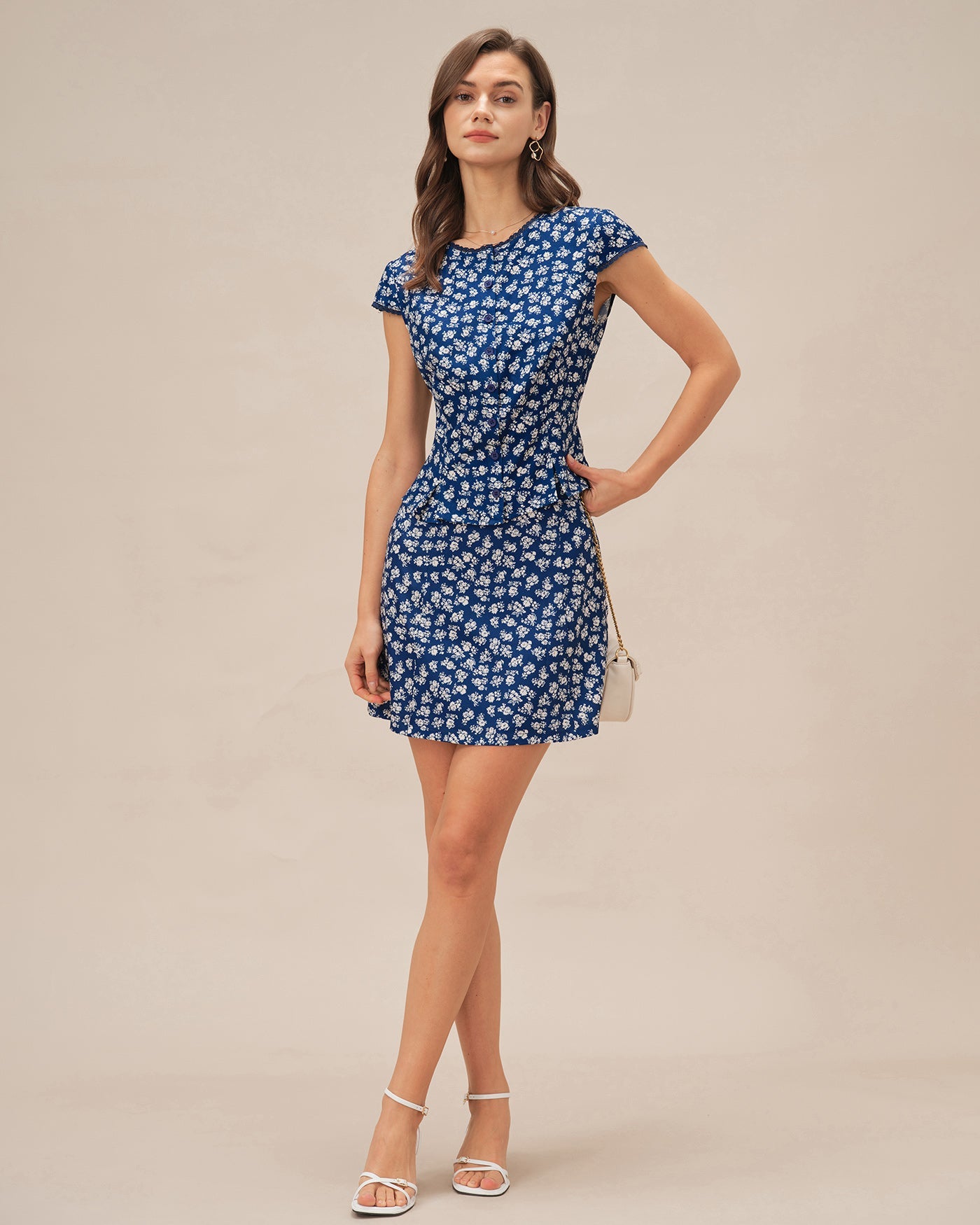 Blusa Azul Floral Manga Corta Abullonada Botones