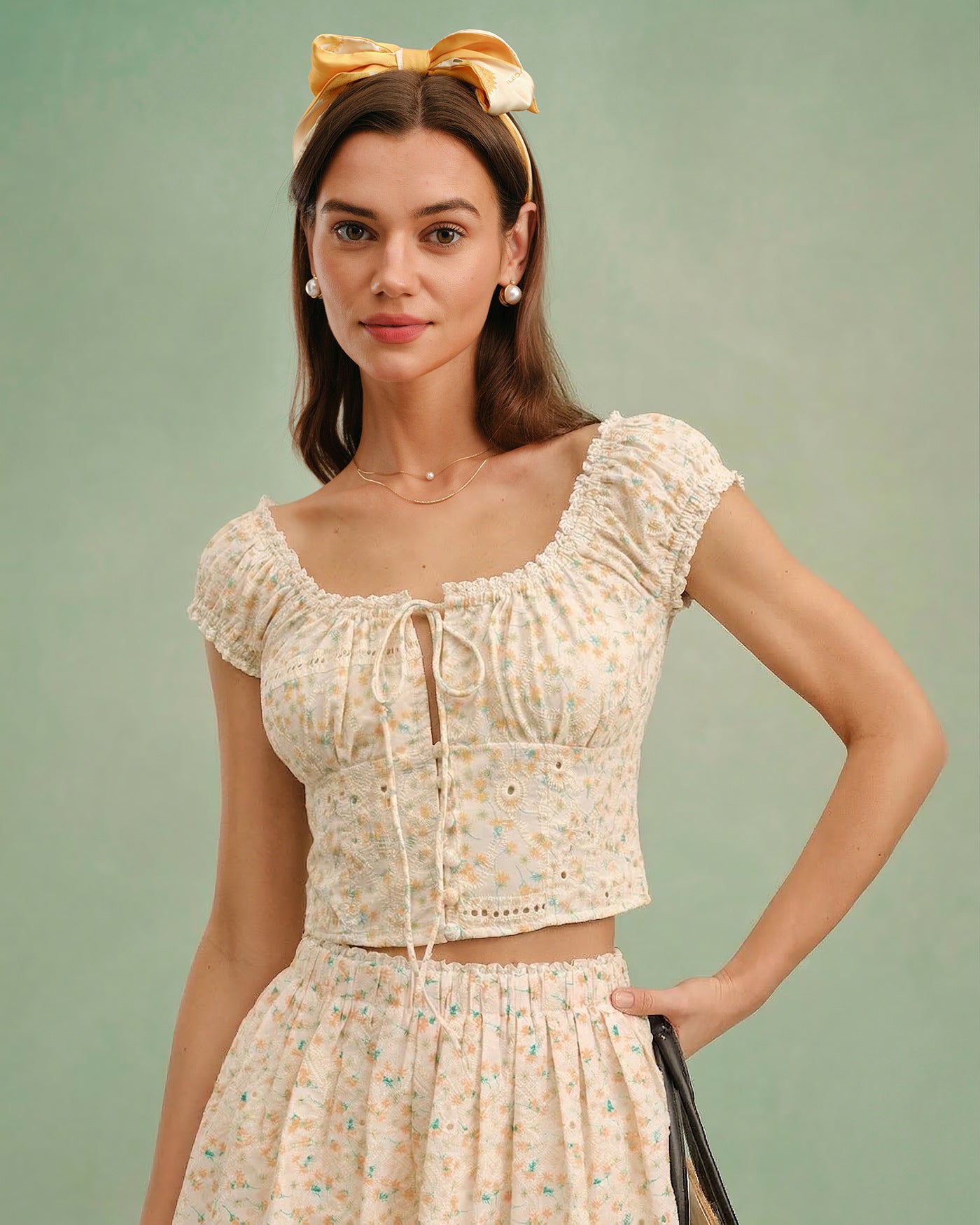 Blusa Amarilla Cuello Cuadrado Floral