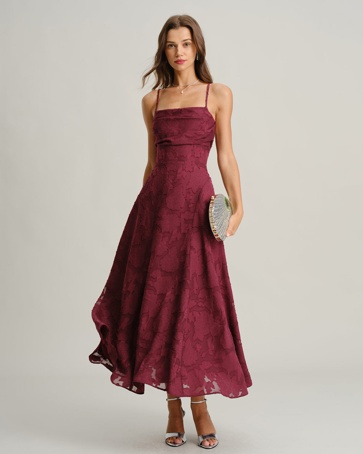 Vestido largo sin tirantes de jacquard color rojo vino