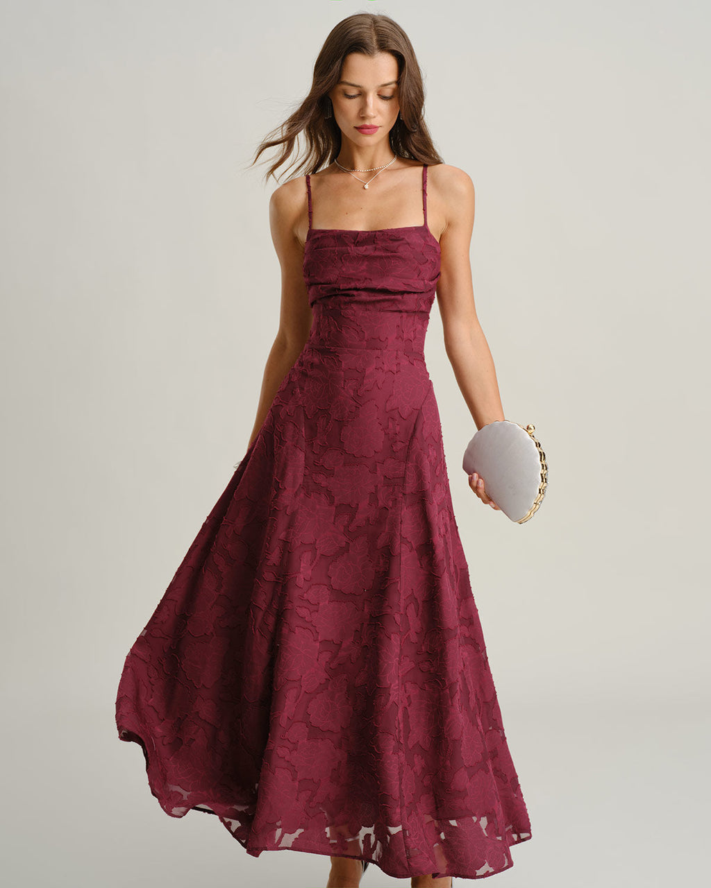 Vestido largo sin tirantes de jacquard color rojo vino