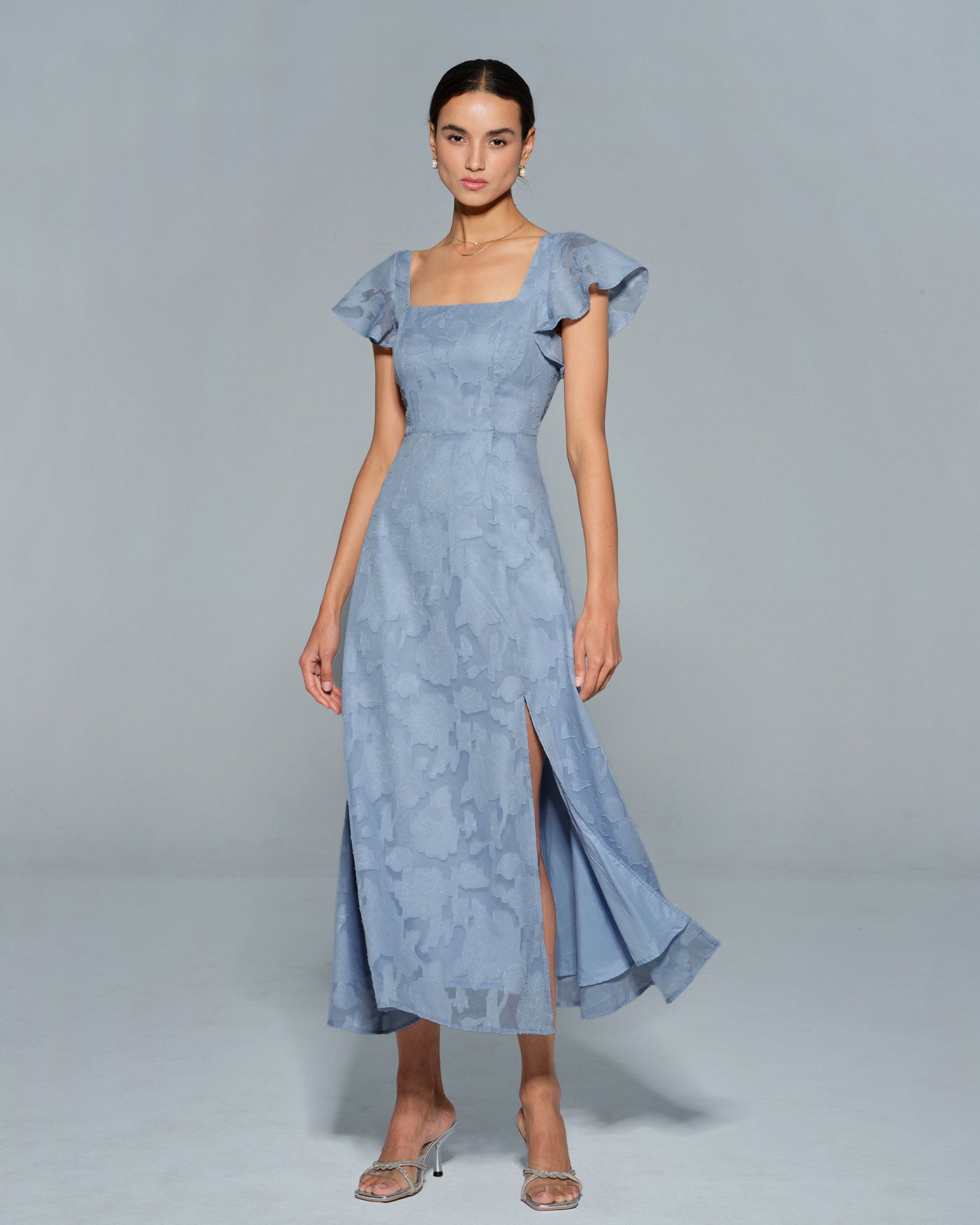 Vestido Midi Azul Floral Cuello Cuadrado
