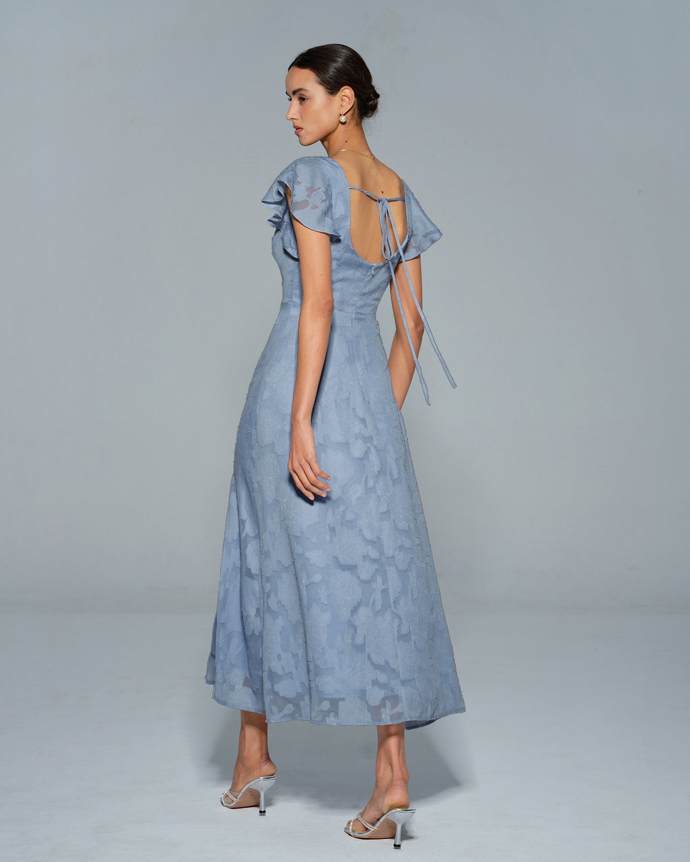 Vestido Midi Azul Floral Cuello Cuadrado