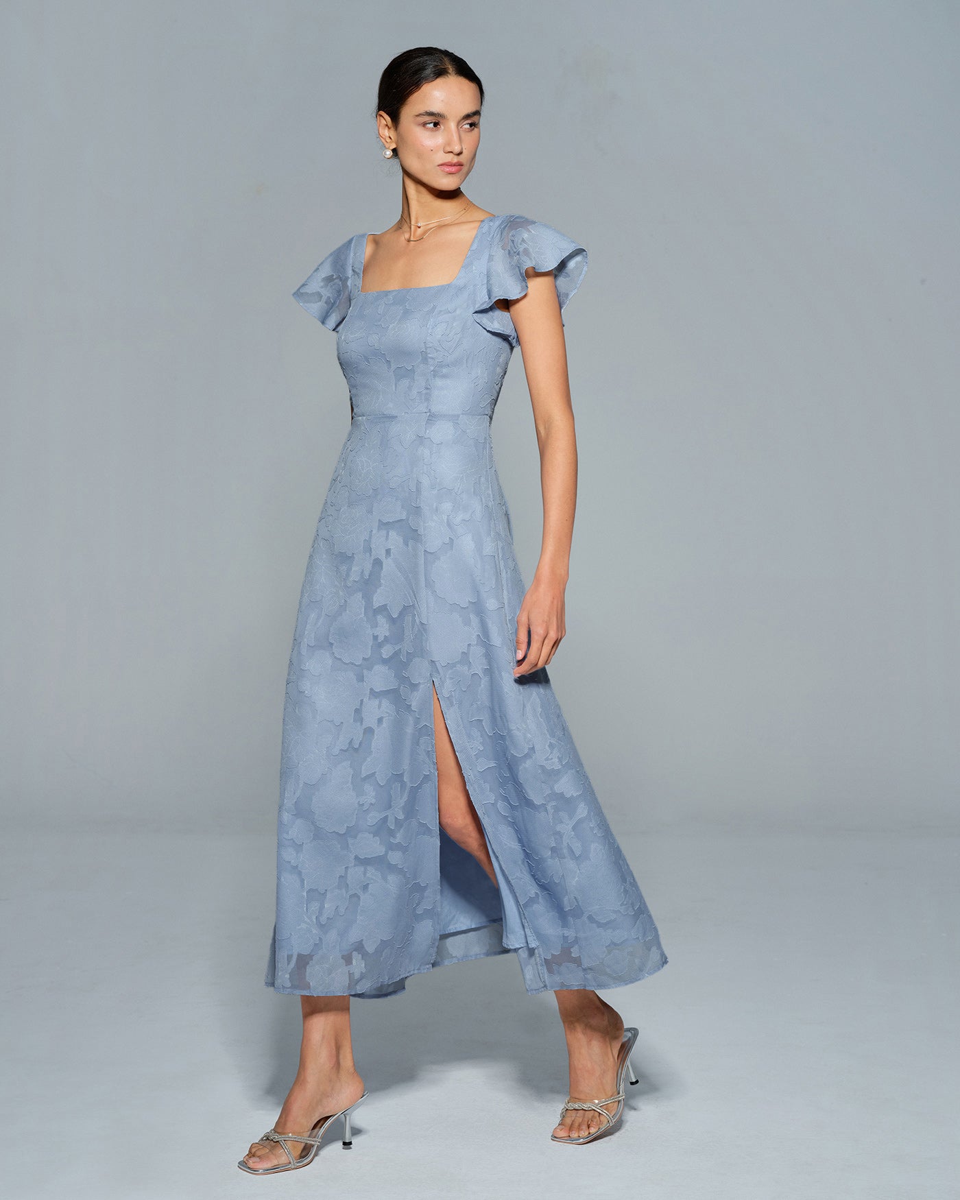 Vestido Midi Azul Floral Cuello Cuadrado