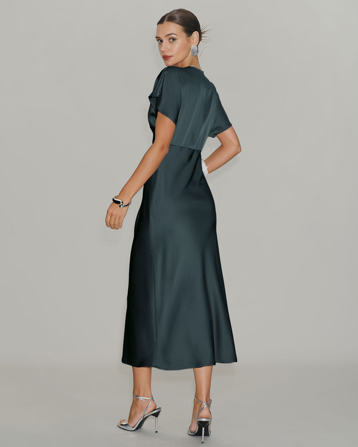 Vestido Midi Gris Verde Satén Manga Drapeada