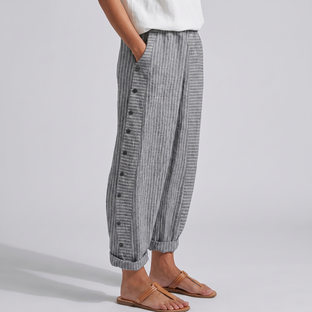 Tess | Pantalón de Rayas con Panel de Botones